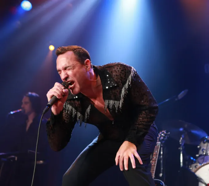 Super Diamond – The Neil Diamond Tribute